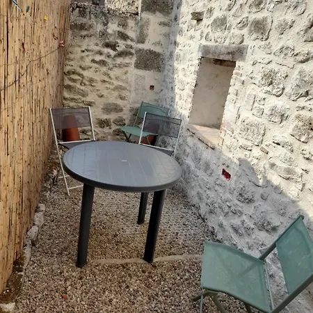 De La Tour Hébergement de vacances